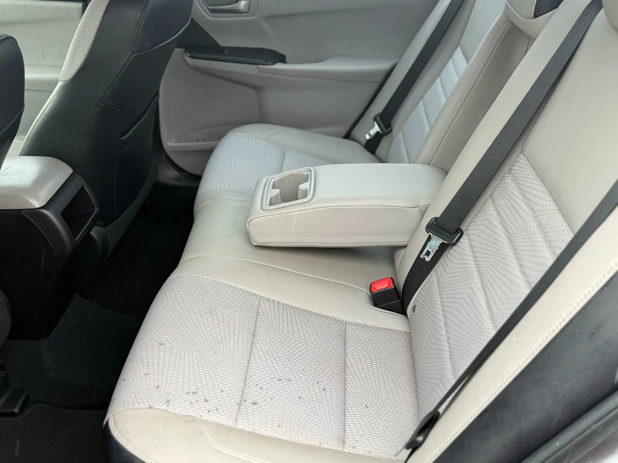 Used 2017 Toyota Camry SE image 20