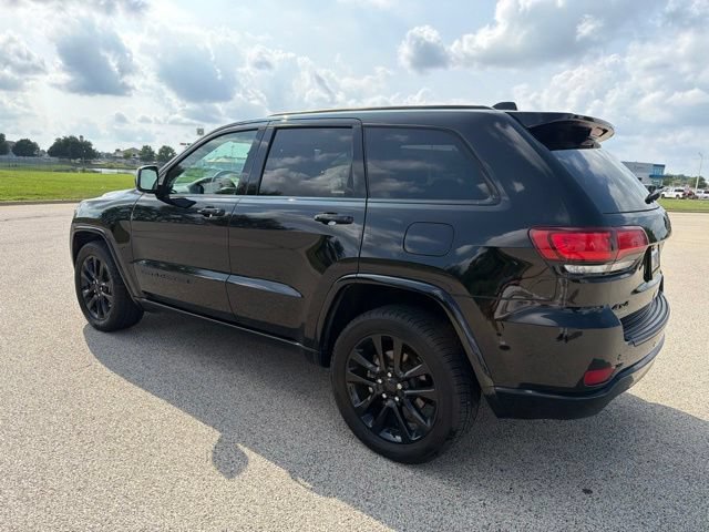 Used 2021 Jeep Grand Cherokee Laredo X AWD/4WD image 2