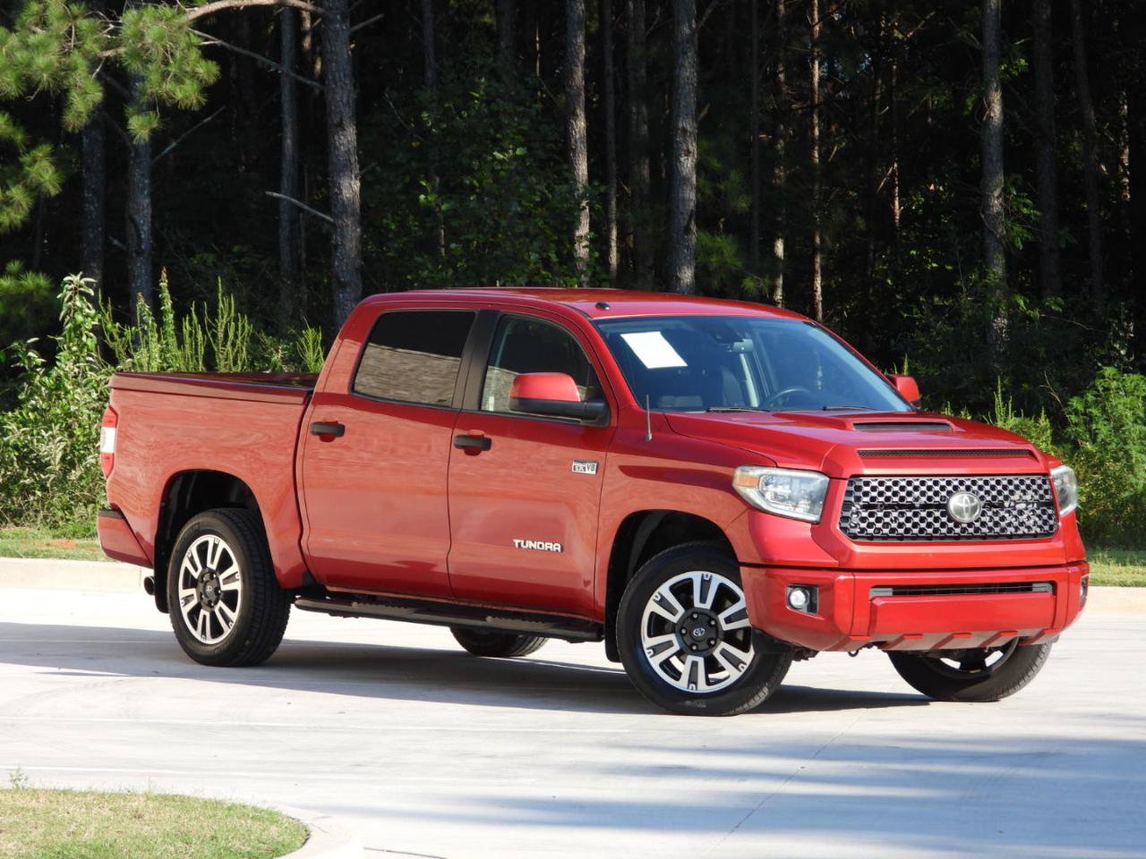 Used 2018 Toyota Tundra CrewMax SR5 w/ TRD Sport Package RWD image 19