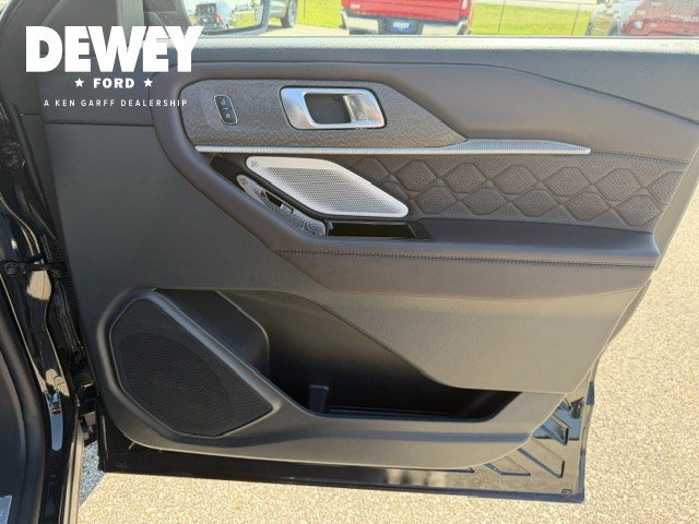 Used 2025 Ford Explorer Platinum w/ LUX Leather Package AWD/4WD image 37