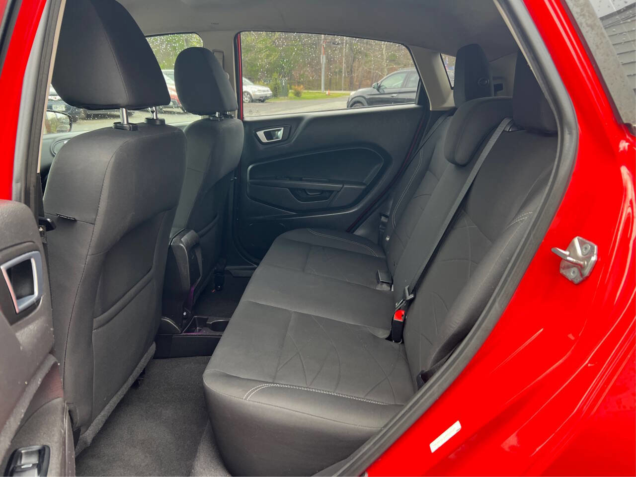 Used 2015 Ford Fiesta SE image 10
