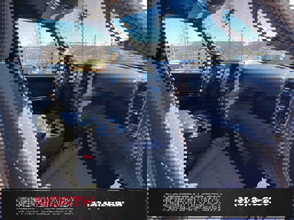 Used 2024 RAM 3500 Tradesman w/ Chrome Appearance Group image 29