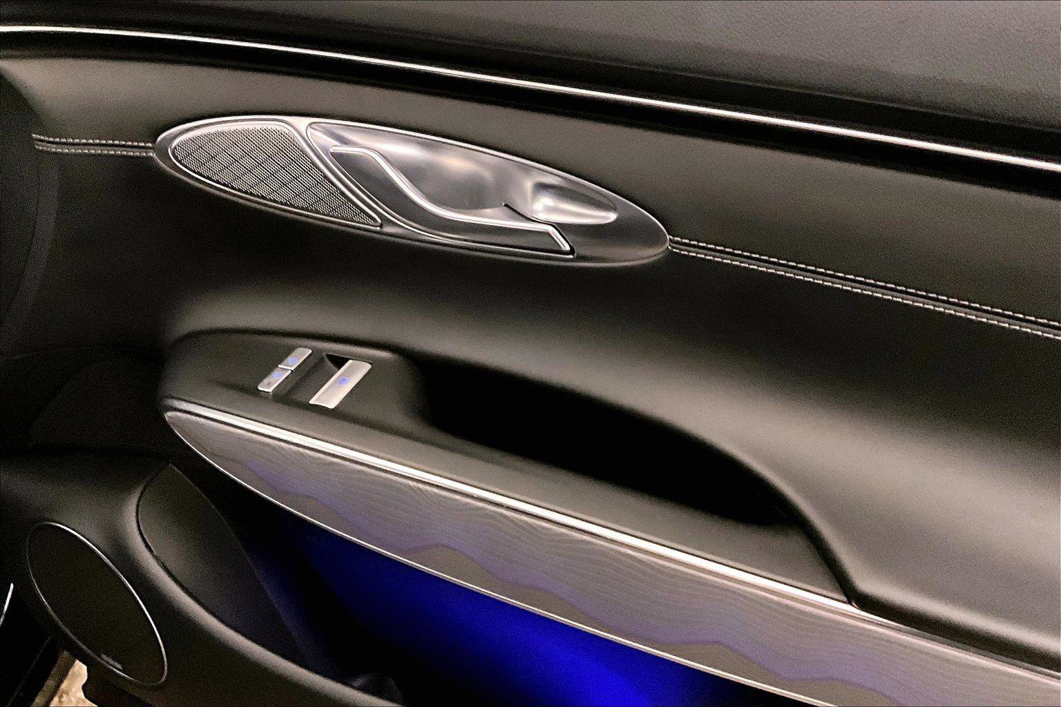 Used 2022 Genesis GV70 2.5T w/ Advanced Package image 23