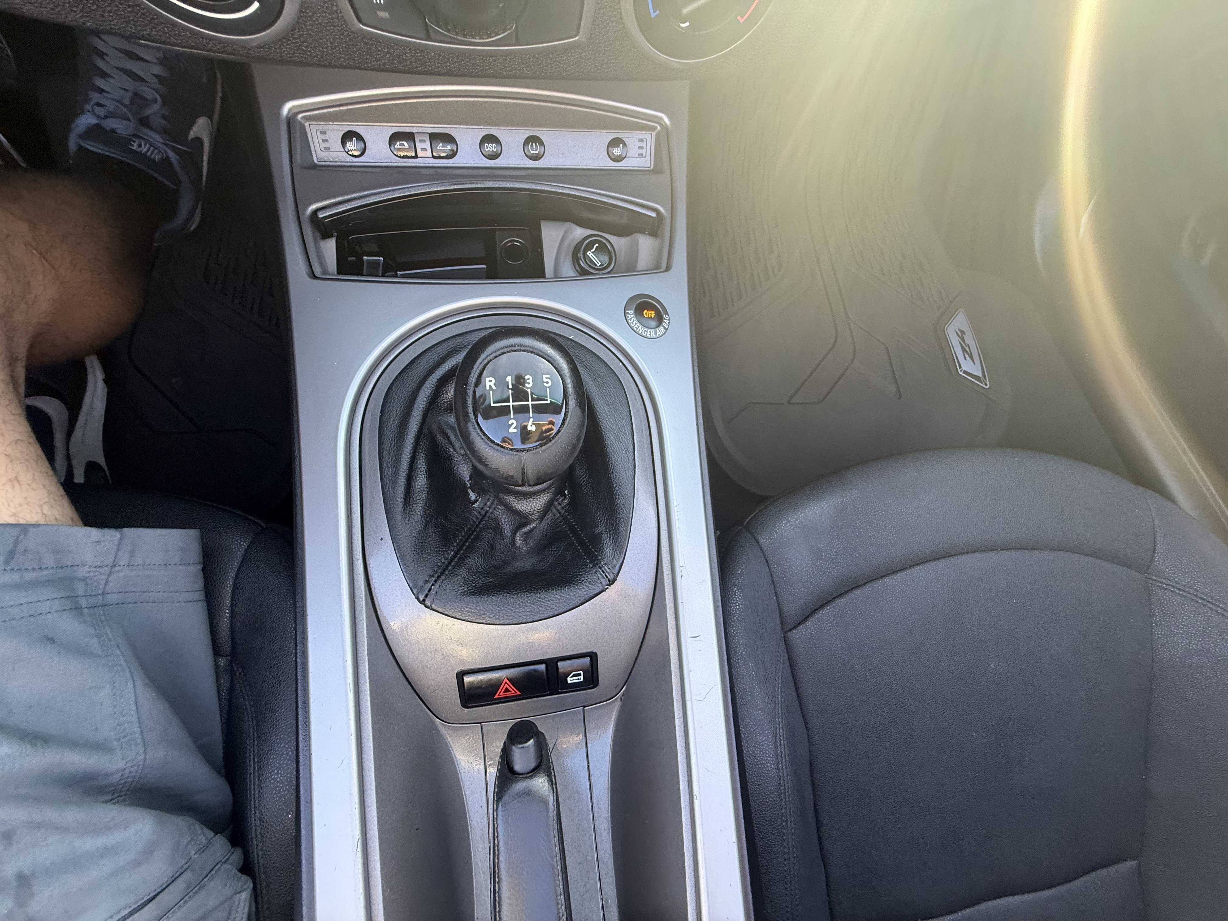 Used 2004 BMW Z4 2.5i RWD image 33