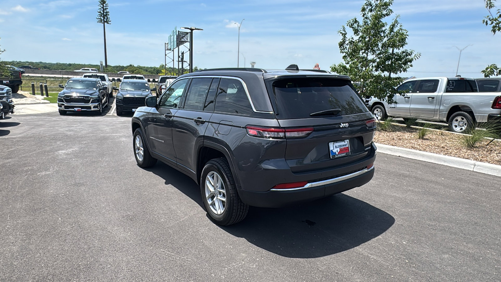 New 2026 Jeep Grand Cherokee Laredo RWD image 7