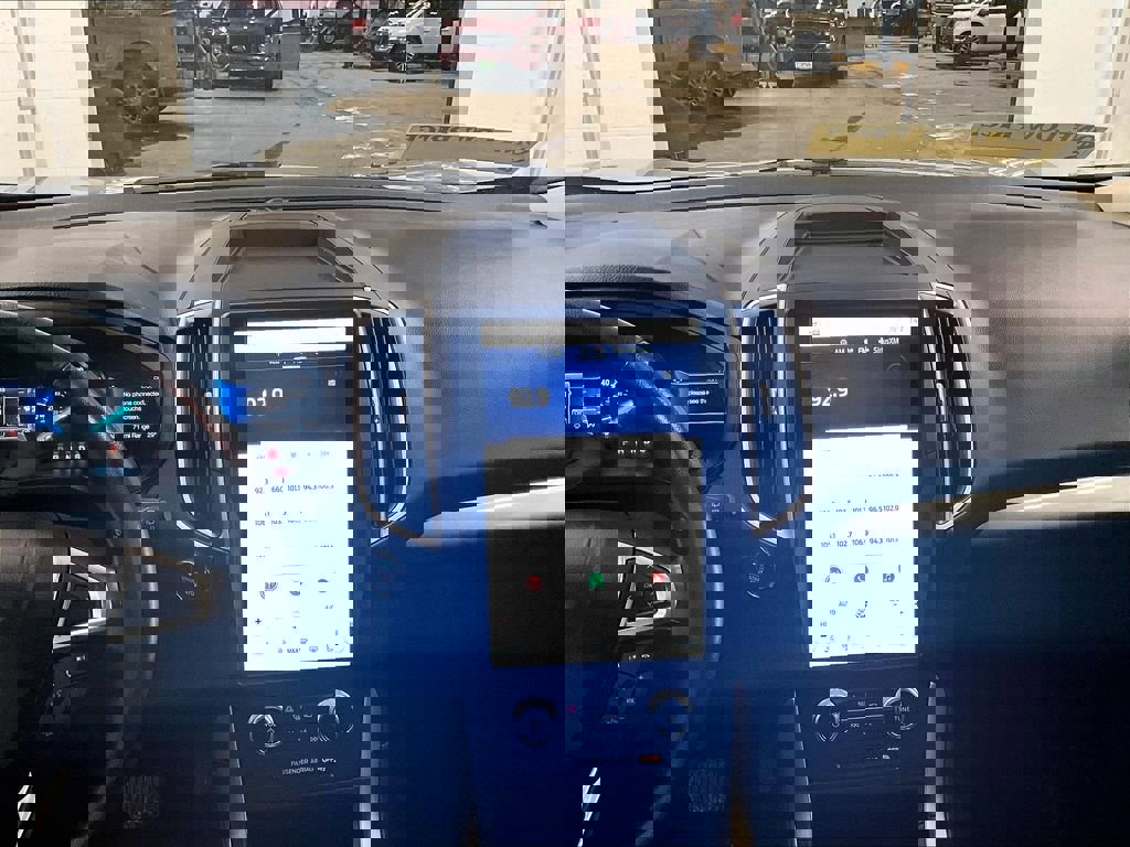 Used 2023 Ford Edge SEL AWD/4WD image 18