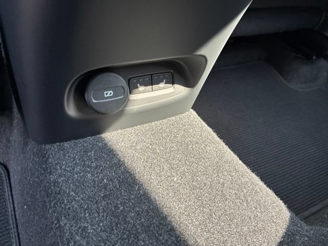 Used 2023 Volvo C40 P8 Recharge Ultimate AWD/4WD image 16