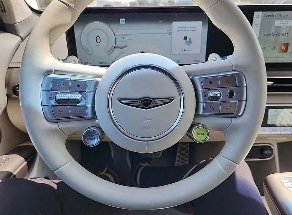 Used 2023 Genesis GV60 Performance image 7