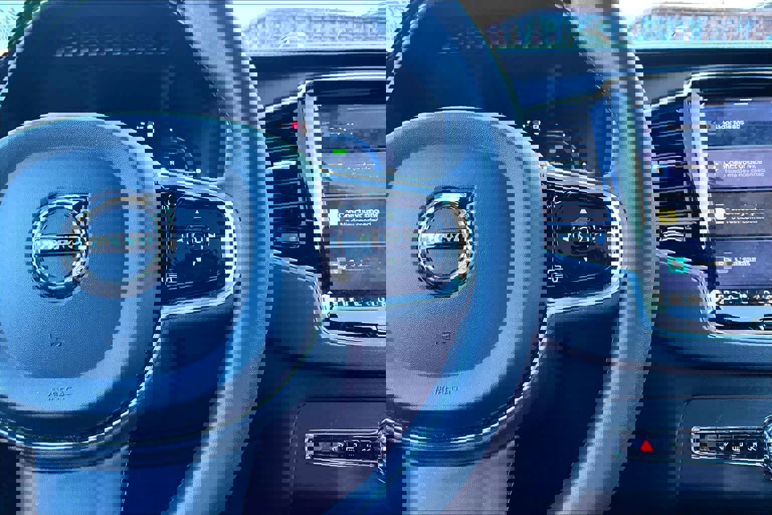 Used 2023 Volvo XC90 T8 Ultimate w/ Protection Package Premier image 22