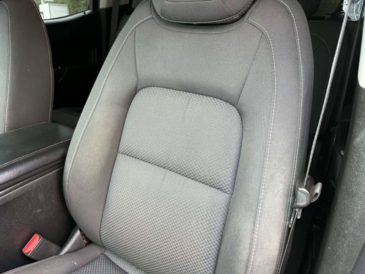 Used 2019 Chevrolet Colorado LT w/ LT Convenience Package RWD image 23