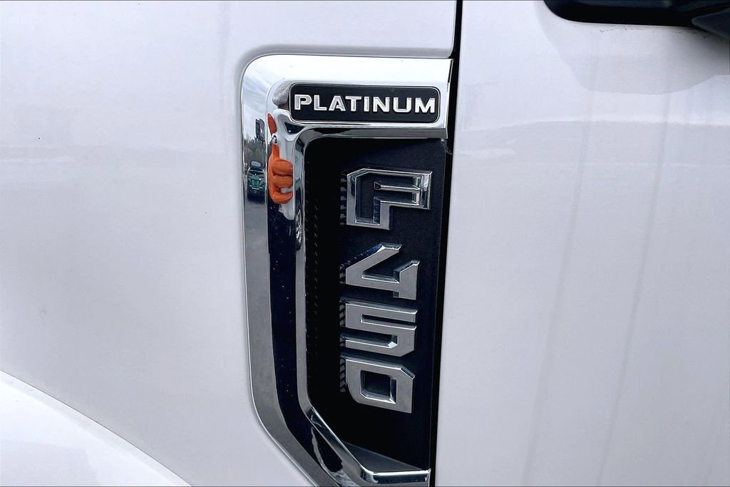Used 2017 Ford F450 Platinum w/ Platinum Ultimate Package image 4