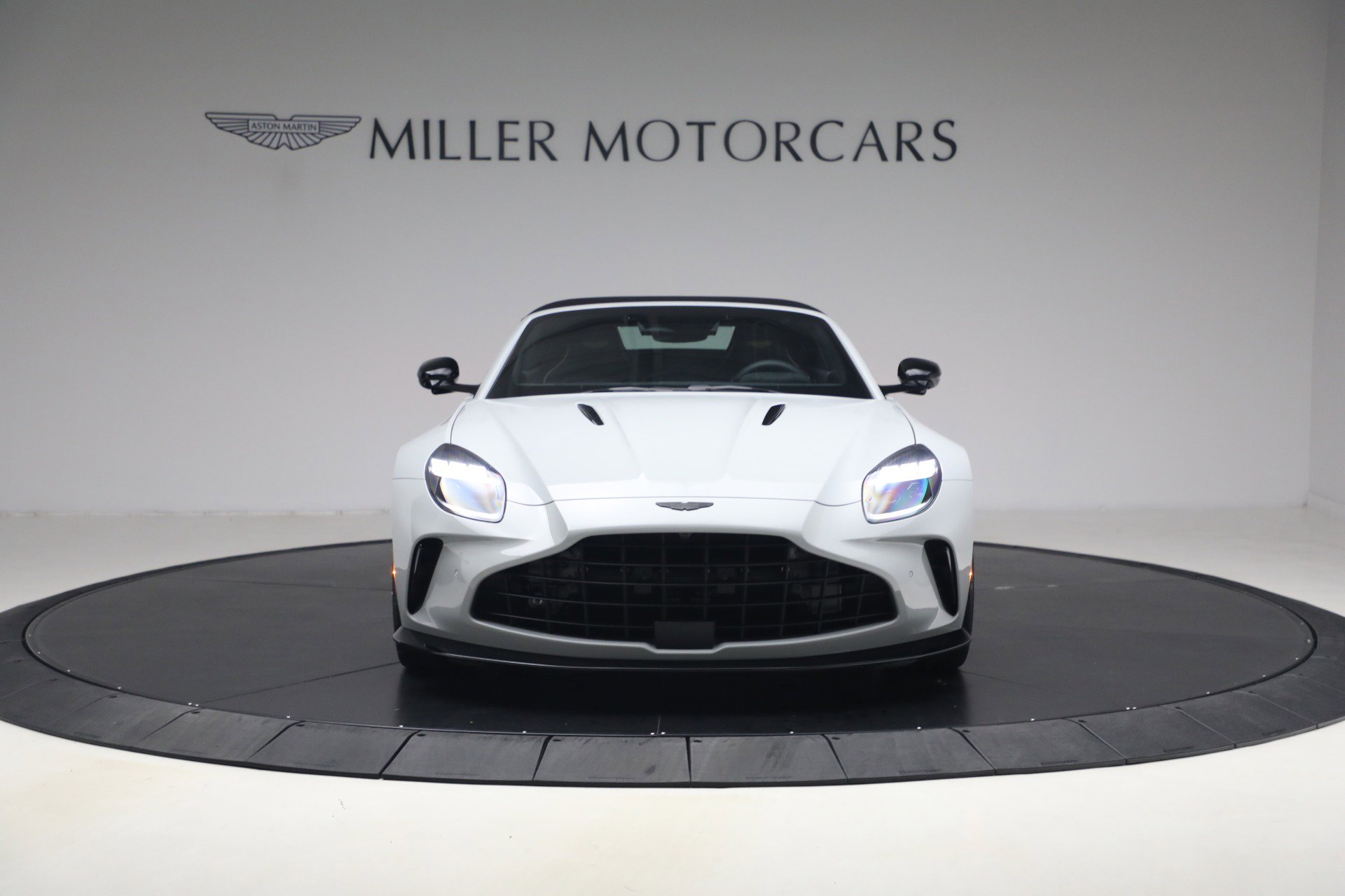 New 2026 Aston Martin V8 Vantage S RWD image 24