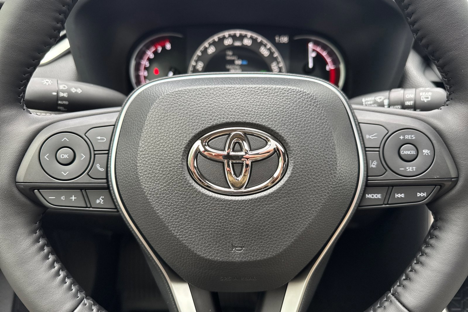 New 2025 Toyota RAV4 XLE image 27