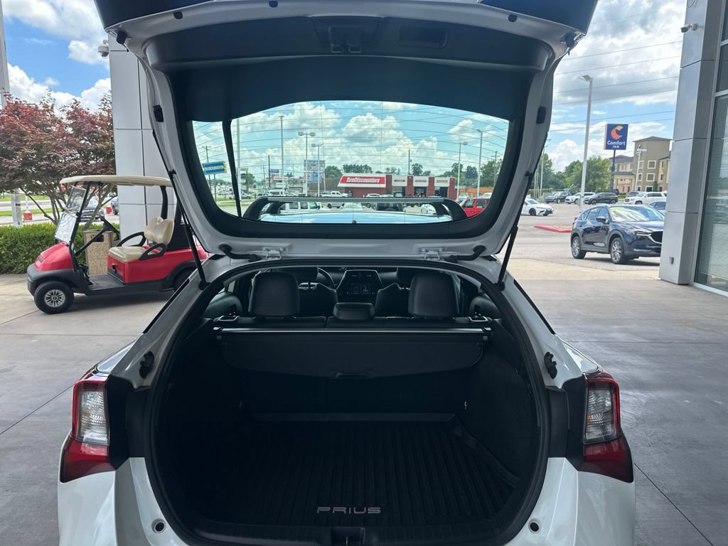 Certified 2022 Toyota Prius XLE FWD image 16