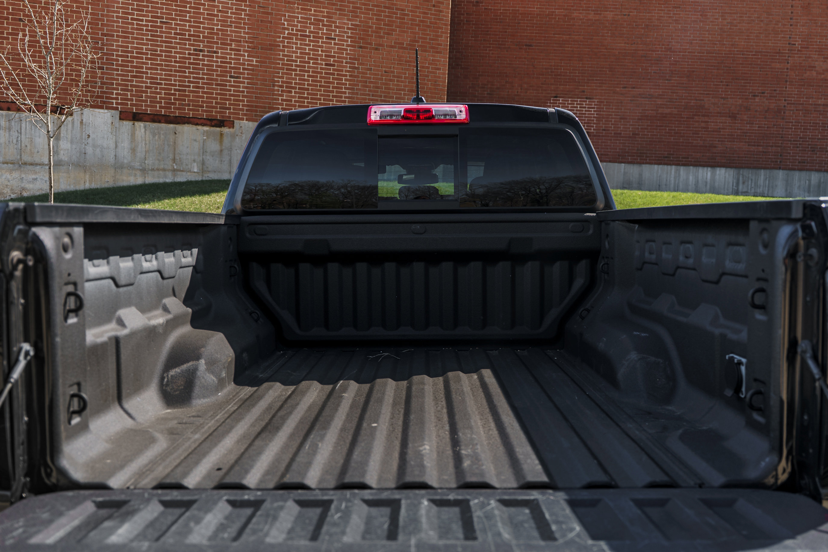 Used 2024 Chevrolet Colorado Z71 w/ Z71 Convenience Package 2 image 25