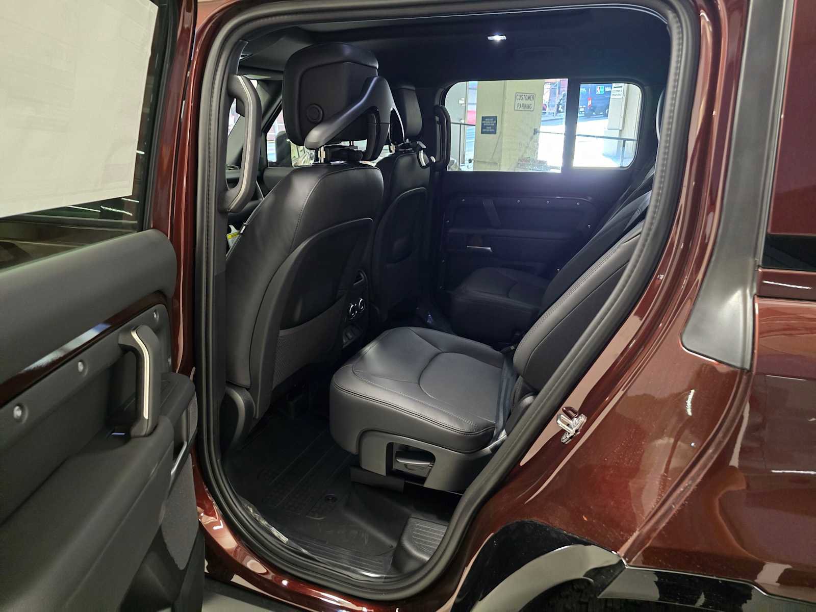 New 2026 Land Rover Defender 130 X-Dynamic SE image 18