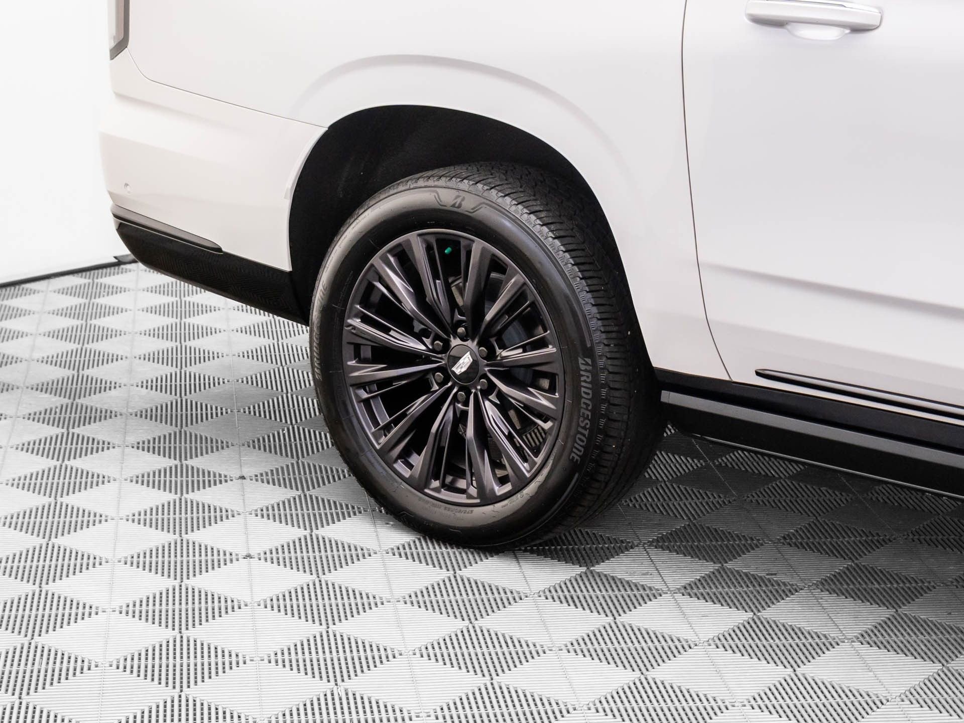 Certified 2025 Cadillac Escalade ESV Sport w/ LPO, ONYX Package image 42