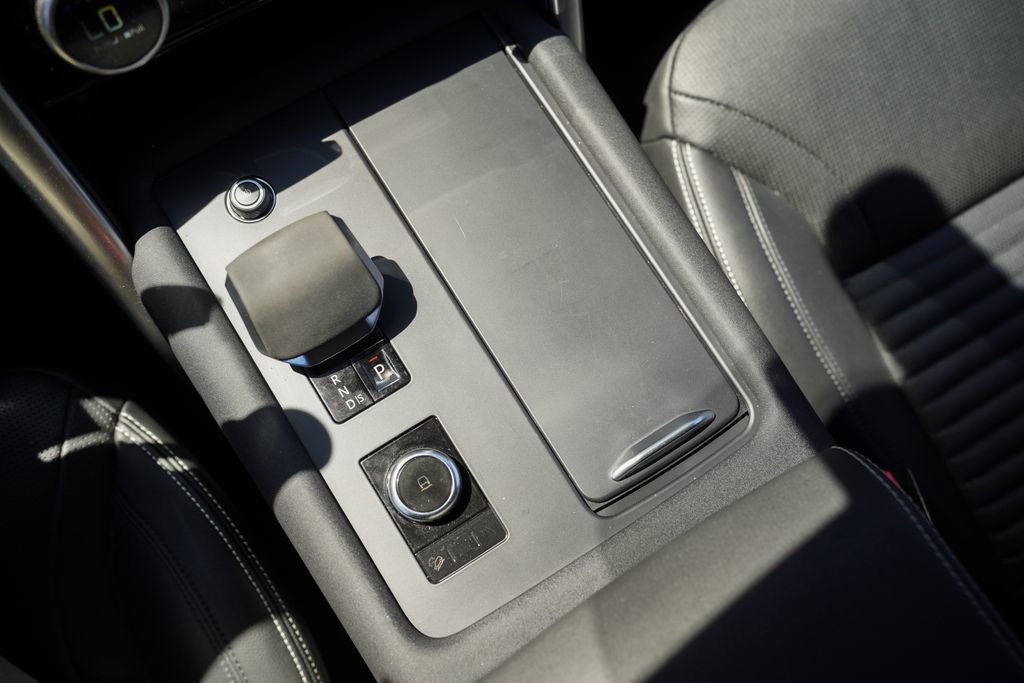 Used 2023 Land Rover Discovery S R-Dynamic image 35