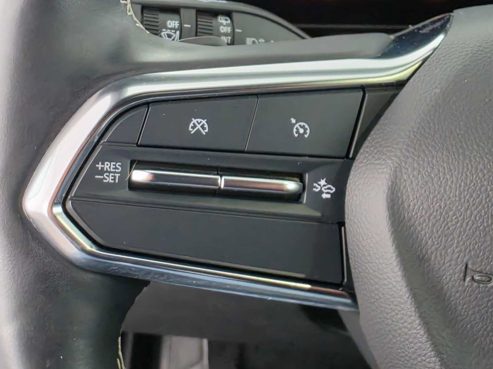 Used 2024 Chevrolet Equinox EV LT w/ LPO, Blackout Package AWD/4WD image 30
