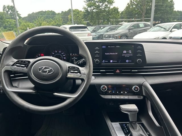 Certified 2023 Hyundai Elantra SEL FWD image 8