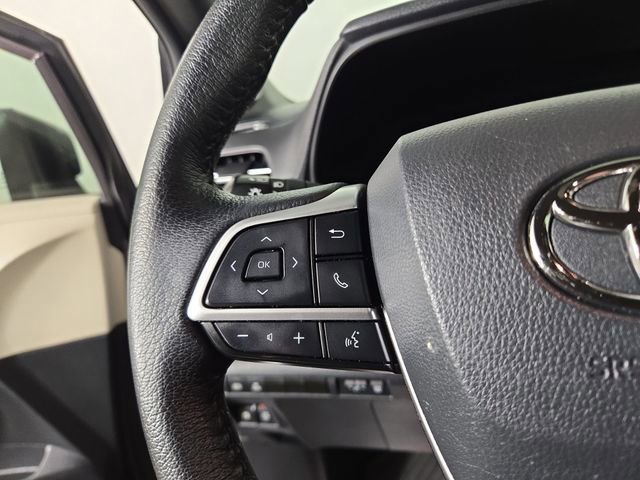 Used 2022 Toyota Sienna XLE w/ XLE Plus Package image 23