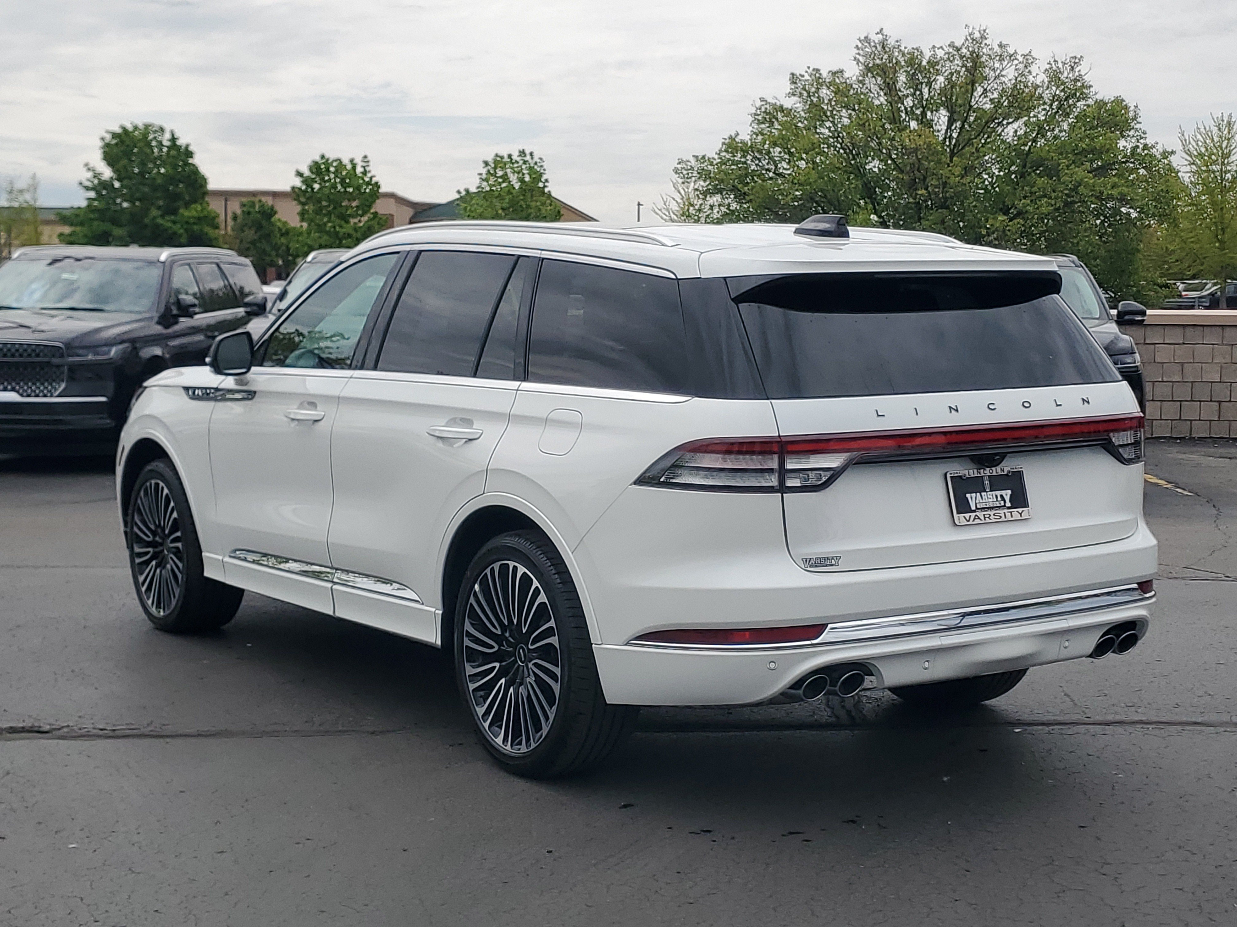 New 2026 Lincoln Aviator Black Label AWD/4WD image 3
