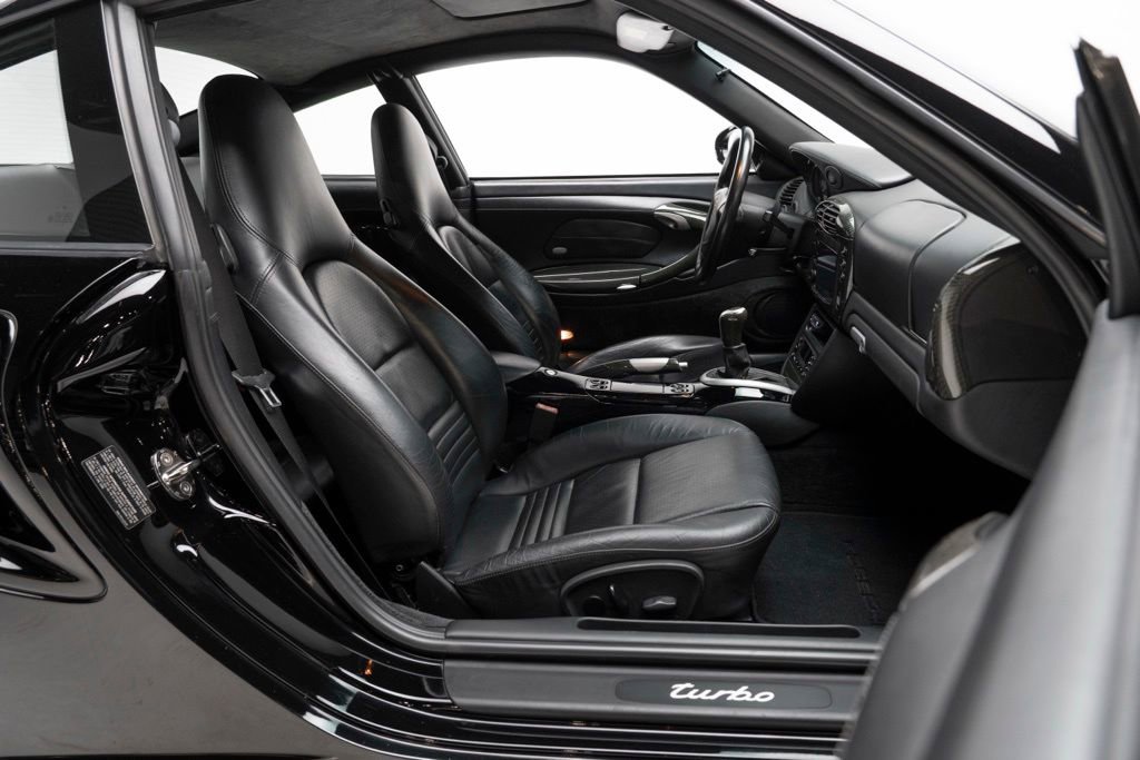 Used 2001 Porsche 911 Turbo image 42