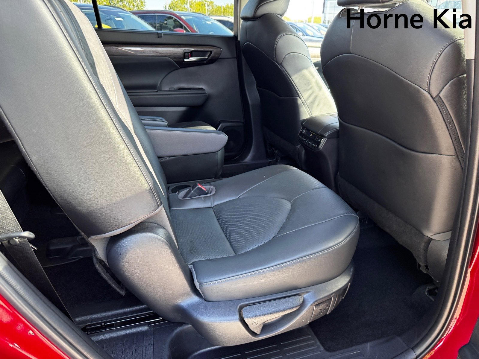 Used 2023 Toyota Highlander Platinum image 27