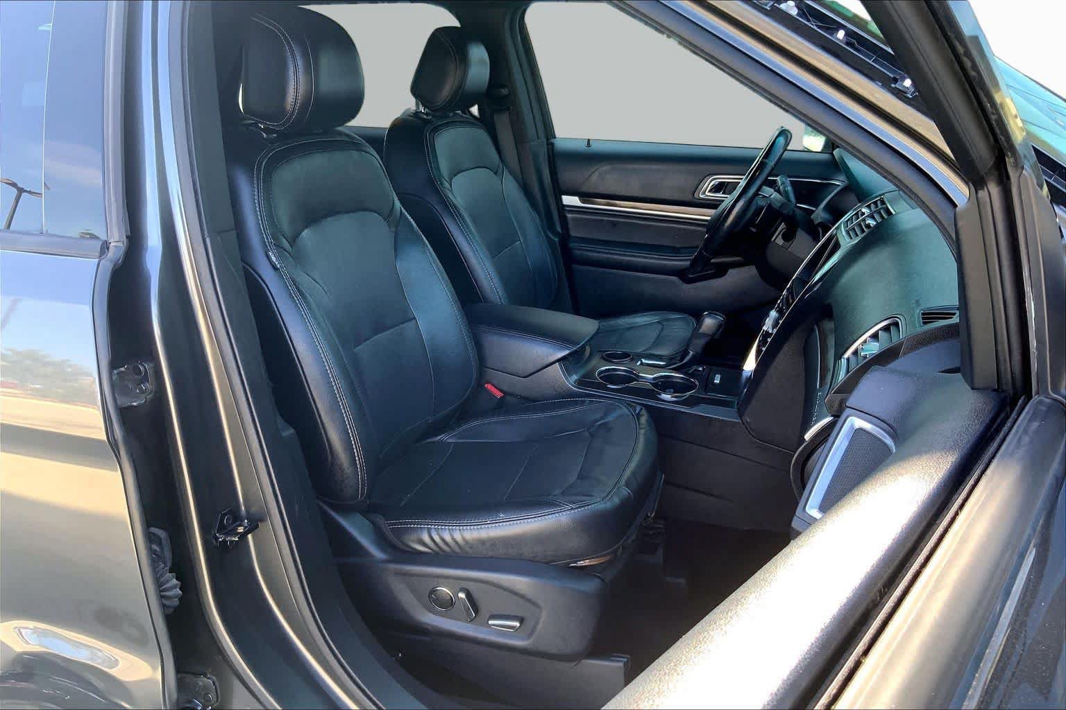 Used 2016 Ford Explorer Limited FWD image 9