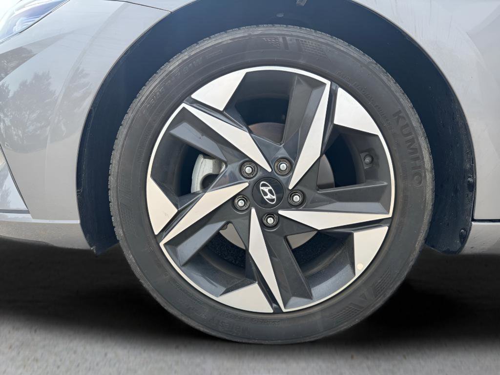 Used 2023 Hyundai Elantra SEL w/ Convenience Package image 12