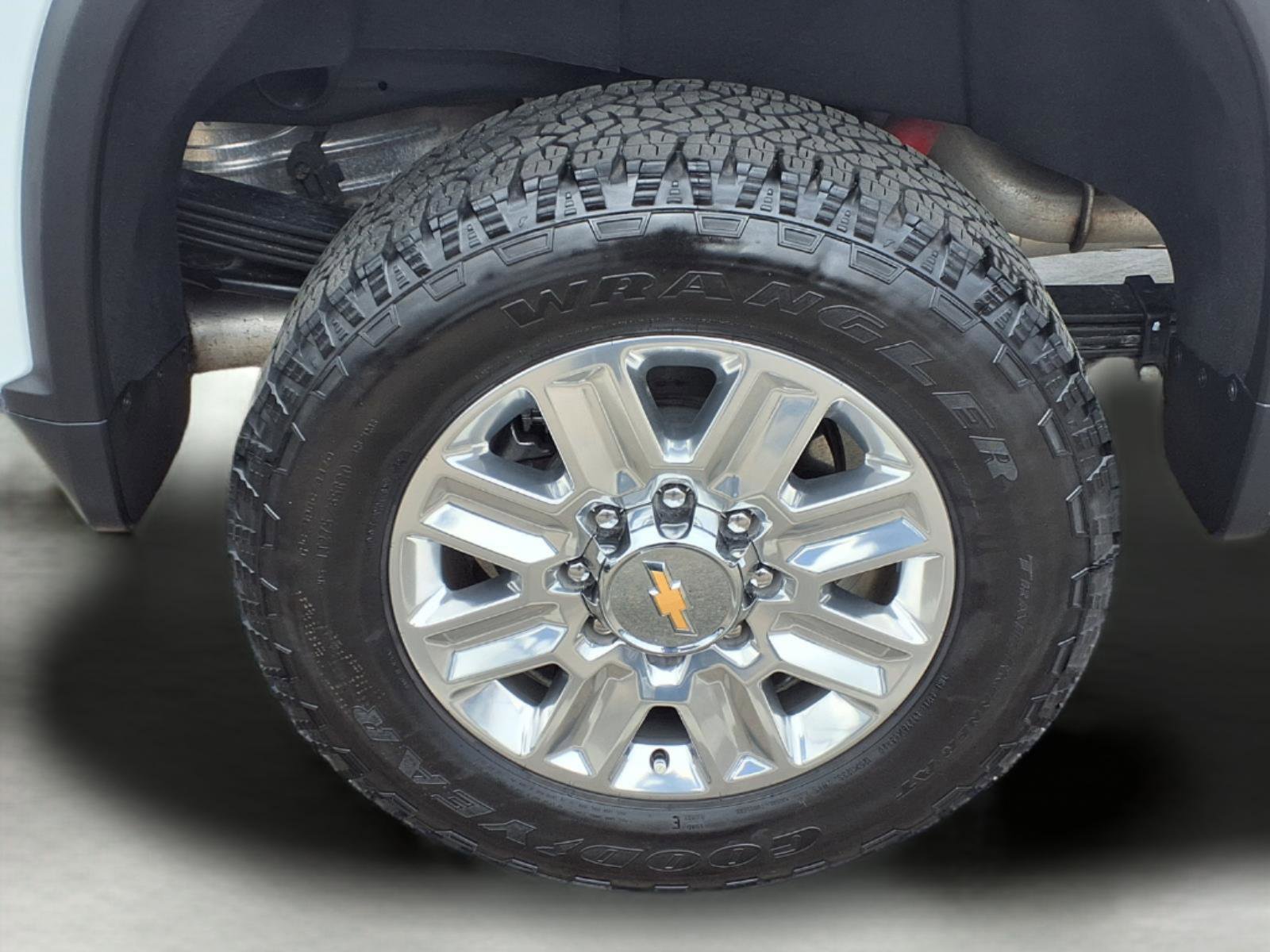 Used 2025 Chevrolet Silverado 2500 High Country w/ High Country Premium Package image 9