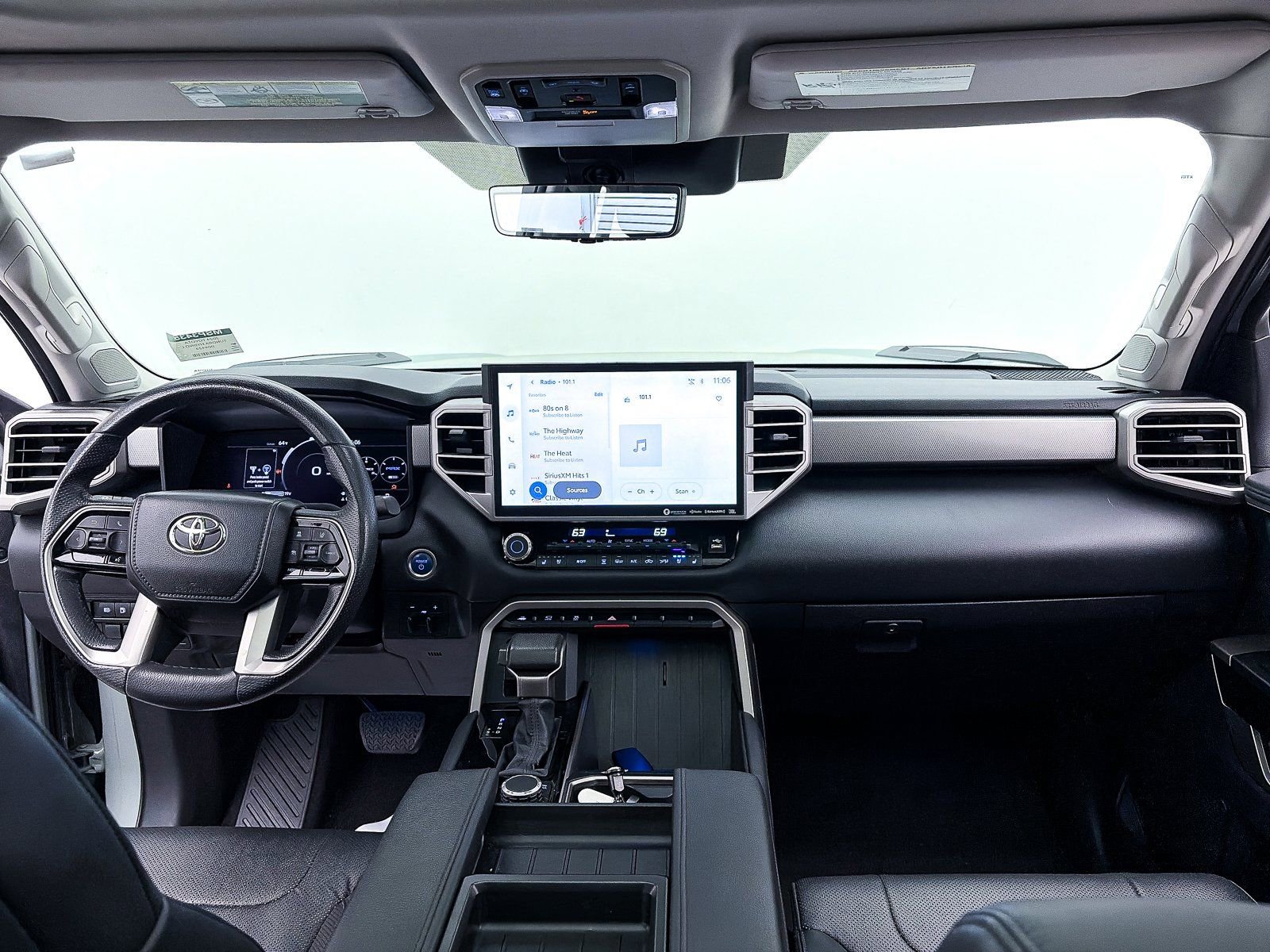 Used 2024 Toyota Tundra Limited image 30