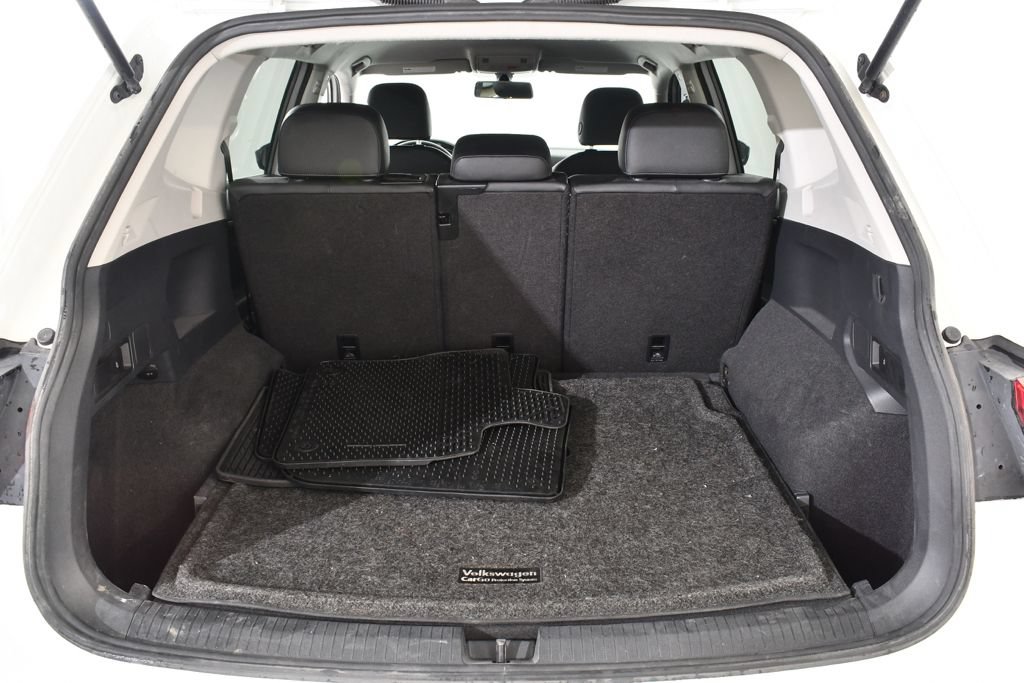 Used 2018 Volkswagen Tiguan SE w/ 18" Alloy Wheels Package AWD/4WD image 20
