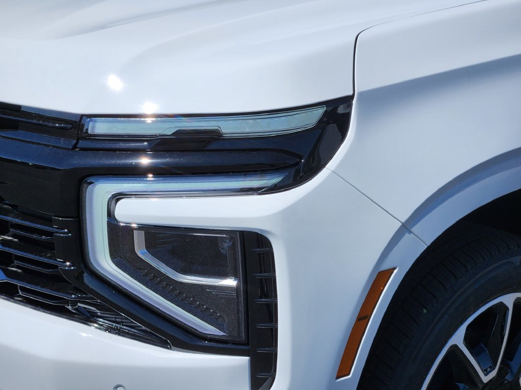 New 2026 Chevrolet Suburban RST w/ RST Capability Package AWD/4WD image 5