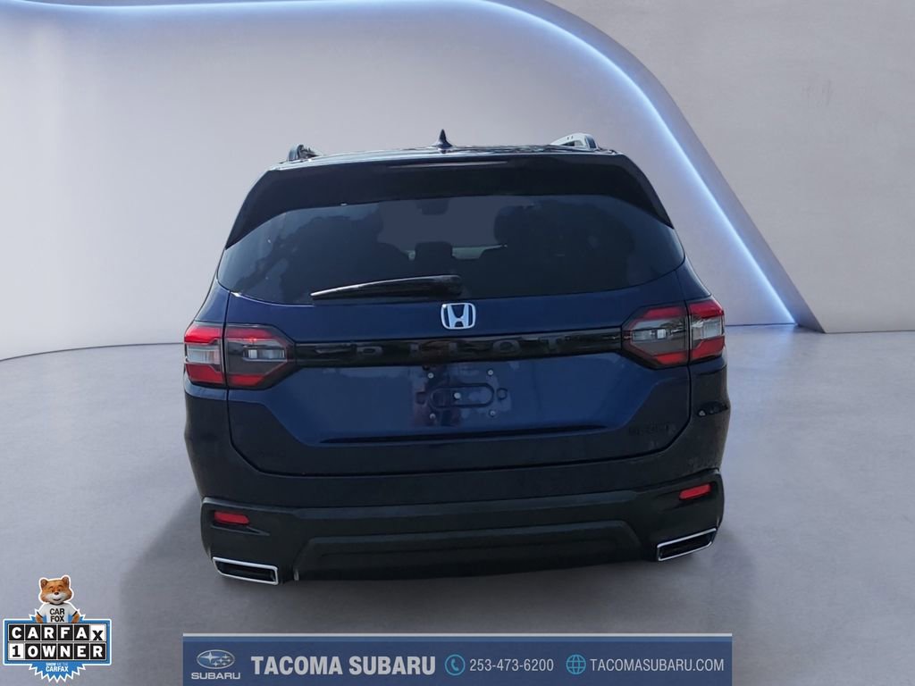 Used 2025 Honda Pilot Sport image 4