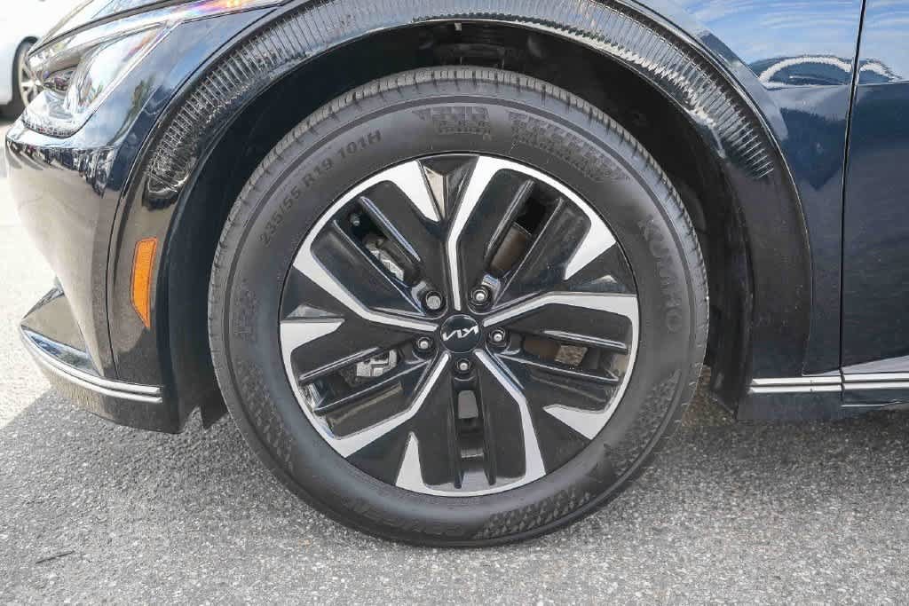 Certified 2024 Kia EV6 Wind RWD image 11