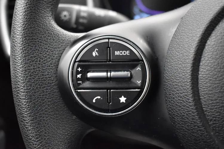 Used 2025 Kia Soul LX w/ LX Technology Package FWD image 24