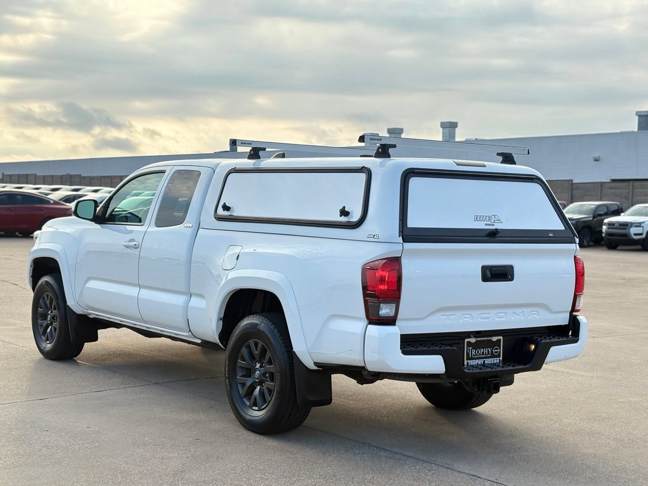 Used 2022 Toyota Tacoma SR5 AWD/4WD image 8