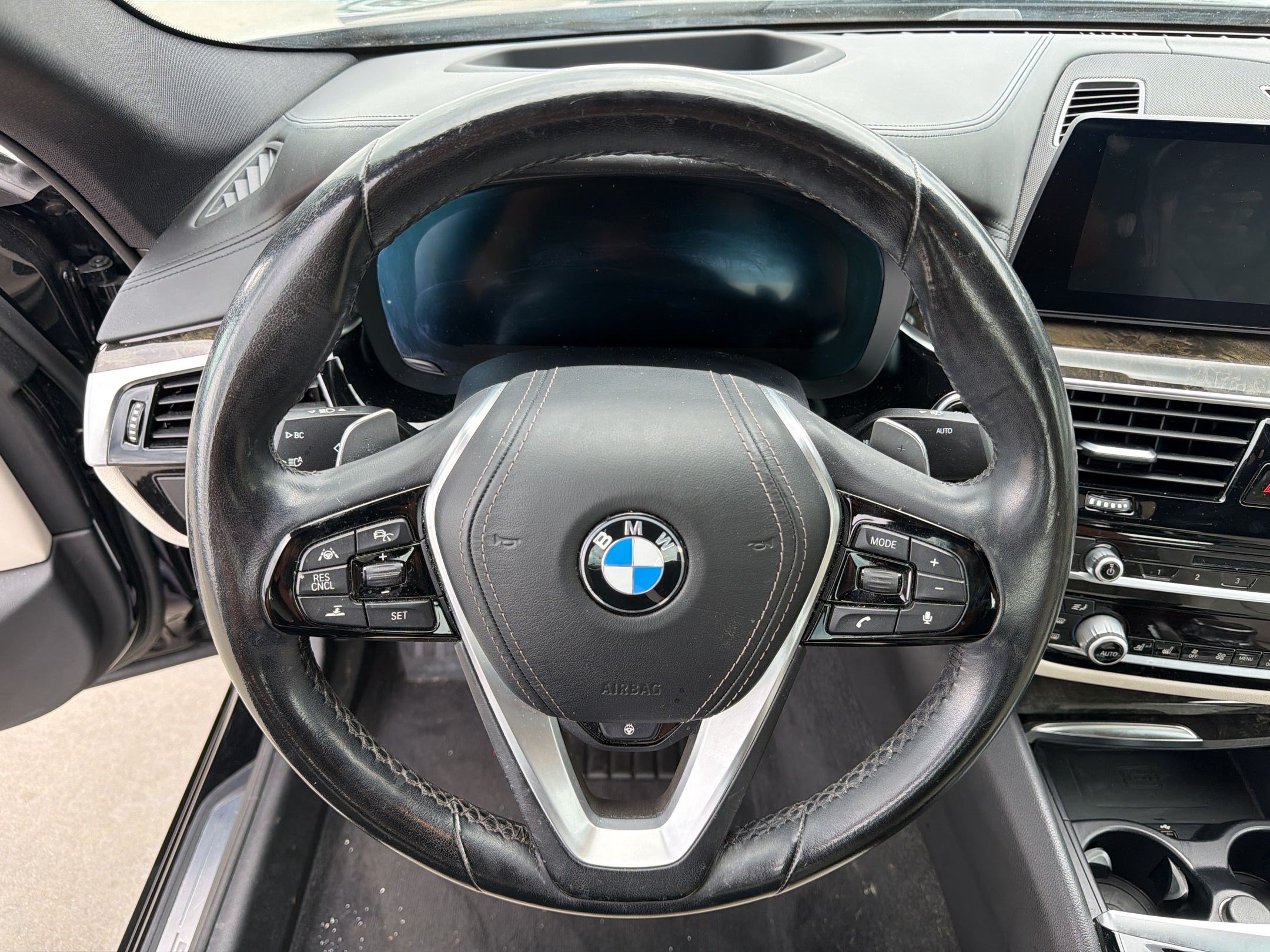 Used 2019 BMW 530i xDrive w/ Premium Package AWD/4WD image 10