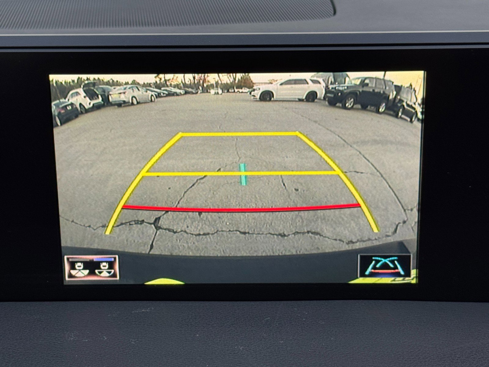 Used 2022 Lexus UX 200 image 23