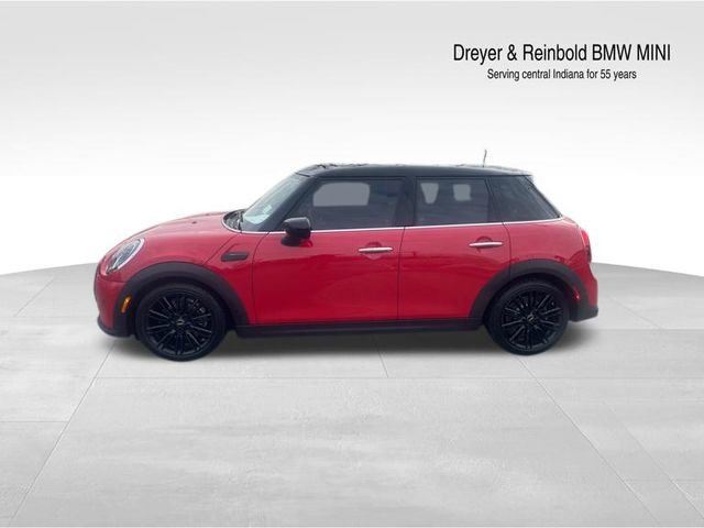 Used 2022 MINI Cooper 4-Door Hardtop image 4