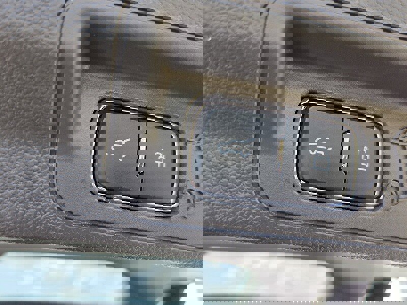 Used 2023 Ford Explorer Platinum w/ Premium Technology Package image 12