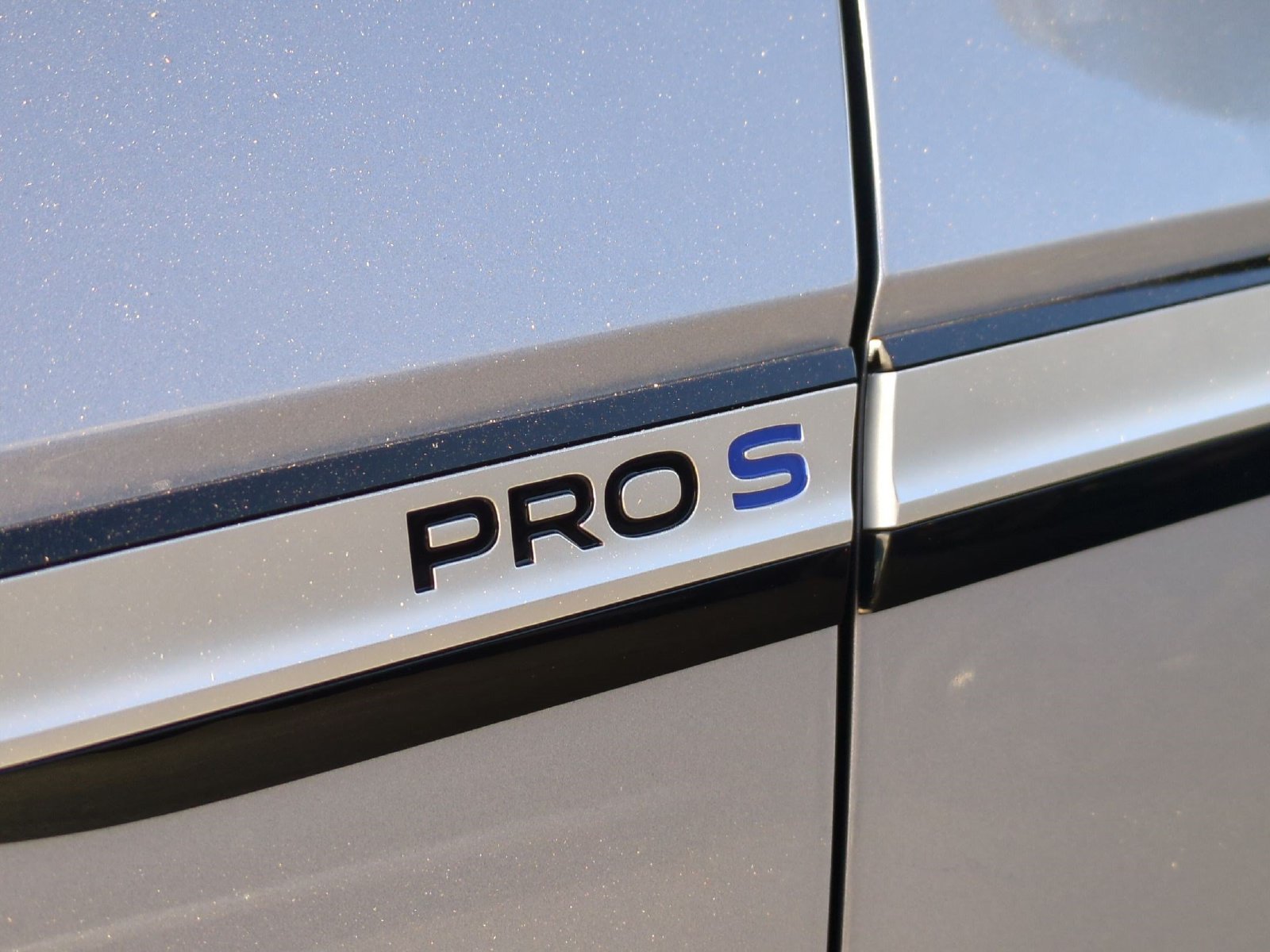 Used 2023 Volkswagen ID.4 Pro S RWD image 20
