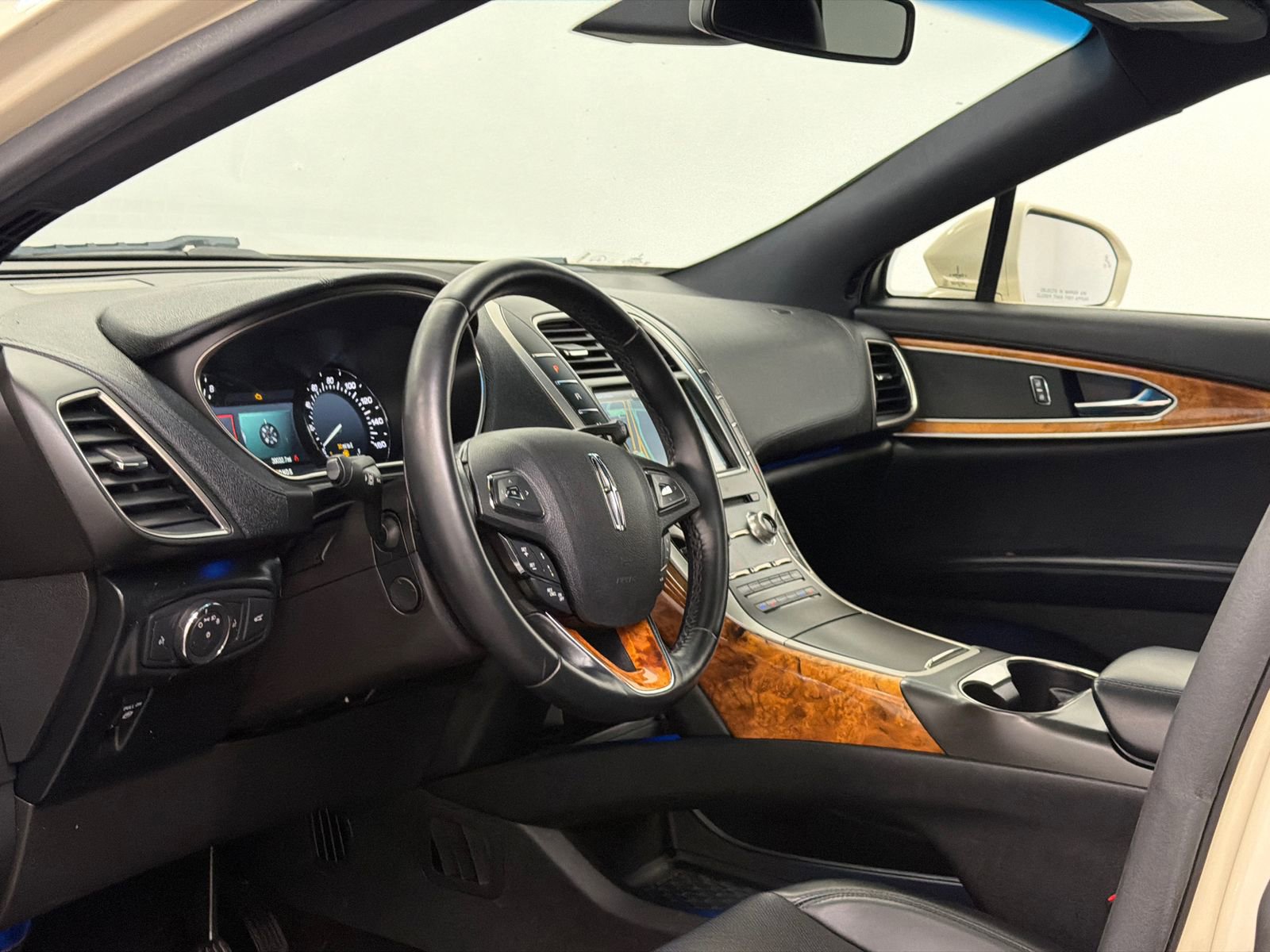 Used 2016 Lincoln MKX Reserve w/ Technology Package image 14