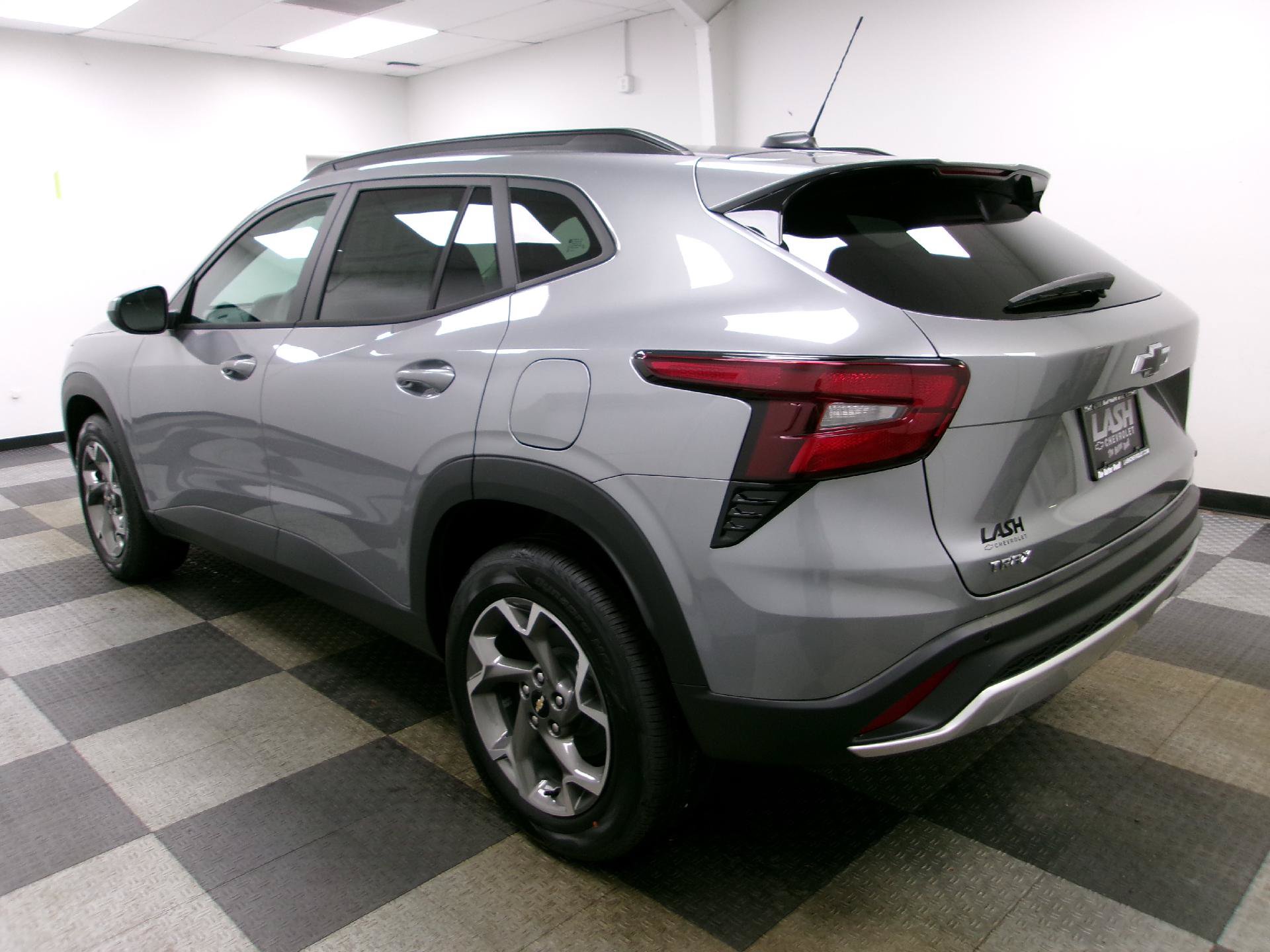 New 2026 Chevrolet Trax LT w/ Driver Confidence Package FWD image 2