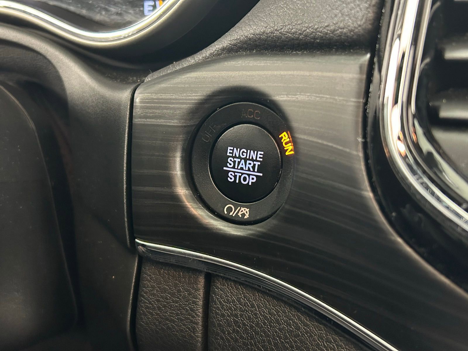 Used 2020 Jeep Grand Cherokee Limited w/ Luxury Group II image 15