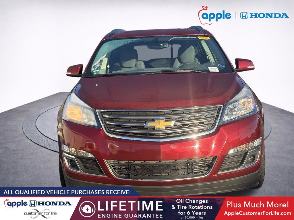 Used 2016 Chevrolet Traverse LT FWD image 2