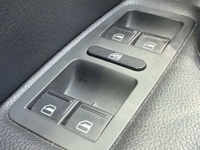 Used 2018 Volkswagen Passat 2.0T SE FWD image 25