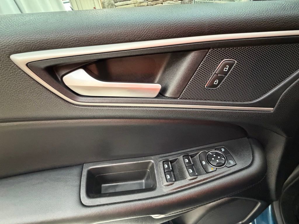 Used 2020 Ford Edge SEL w/ Convenience Package image 25