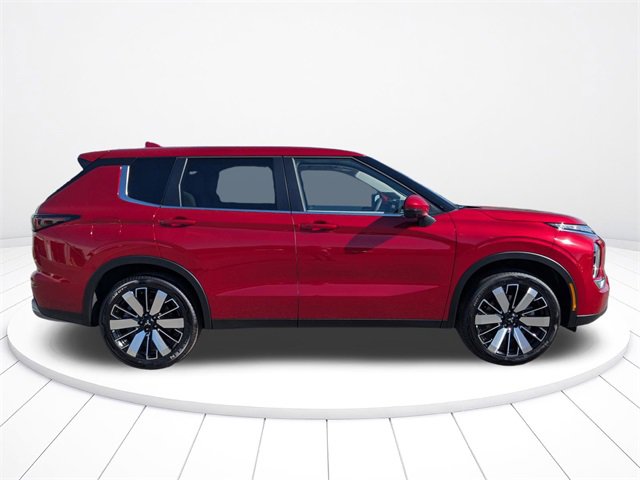 New 2025 Mitsubishi Outlander SE image 3